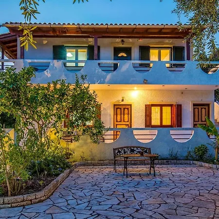 Olympia Paxos & Appartement