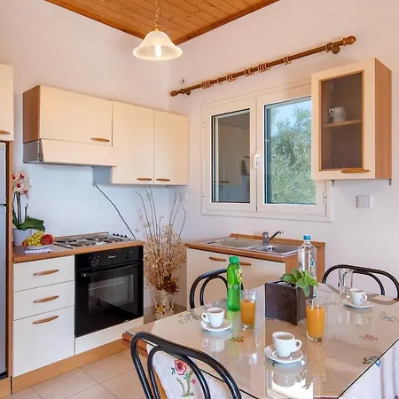 Olympia Paxos & Apartment *