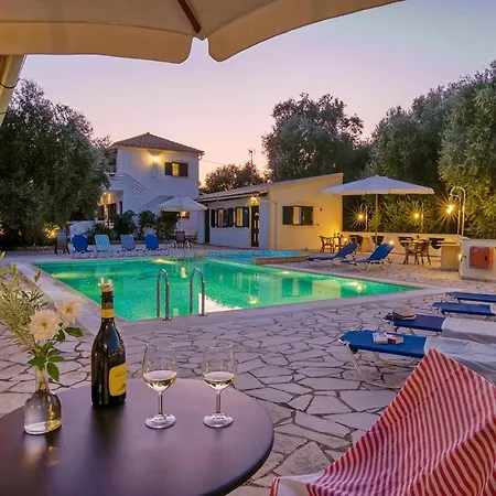 Olympia Paxos & Apartment