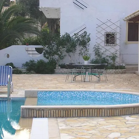 Olympia Paxos & Apartment
