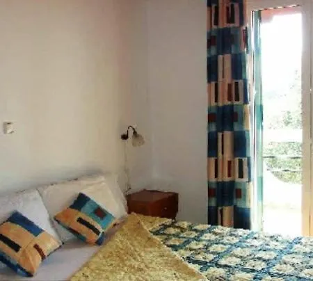 Olympia Paxos & Apartment